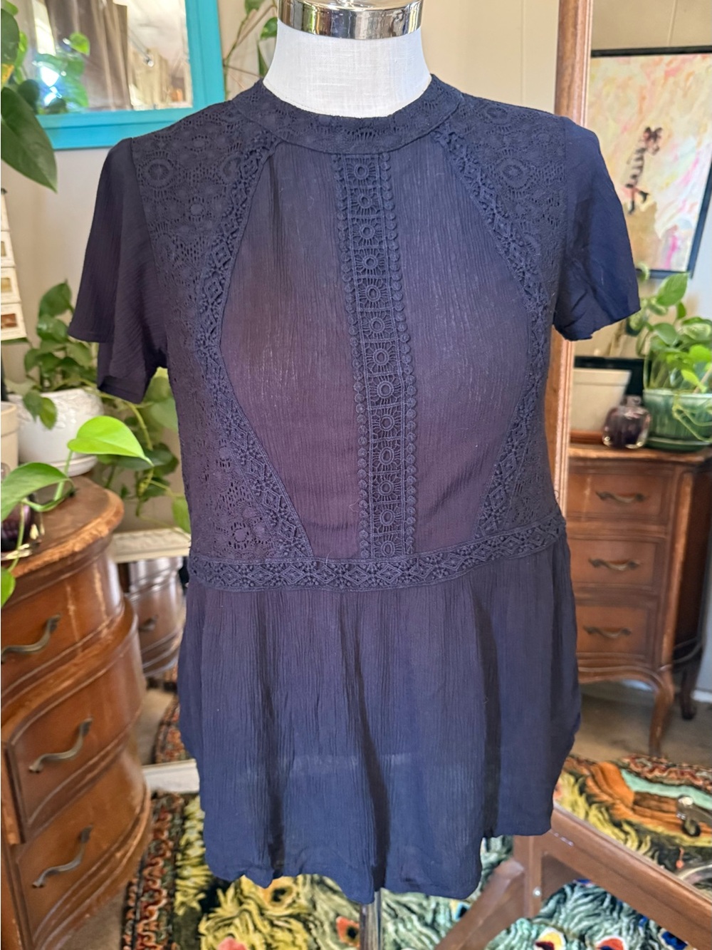 NWT Eyeshadow black Lace-Panel short sleeve tunic, size M
